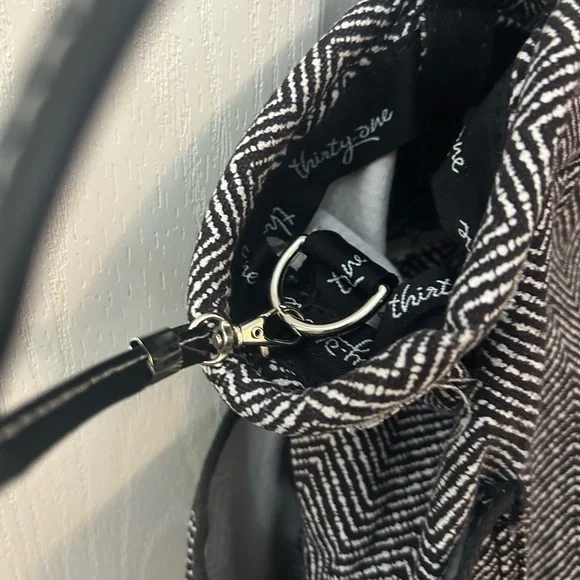Thirty-One Black and White Chevron Tote - Picture 10 of 11